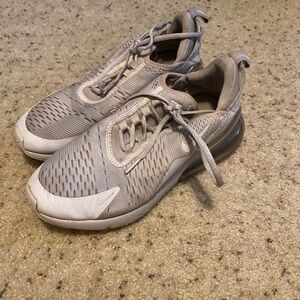 Nike Women's Light Gray Sneakers